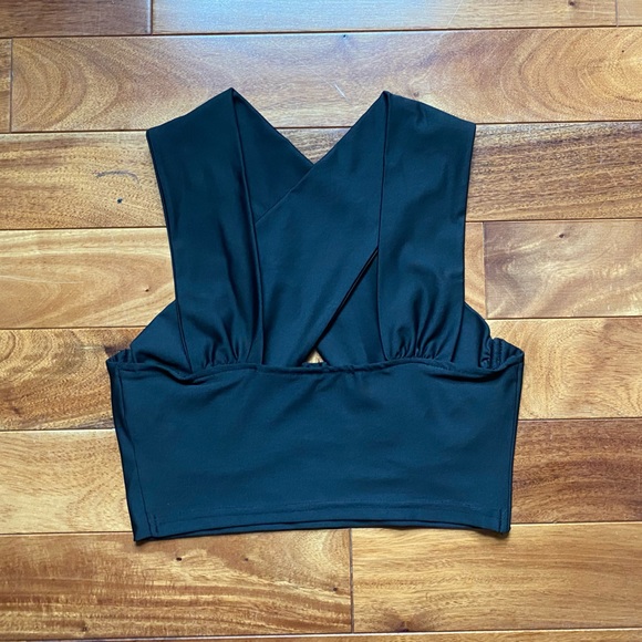 NWOT Black Crop Top - Picture 2 of 2